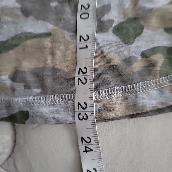 Old Navy Boy's Camo Shirt - Picture 11 of 11